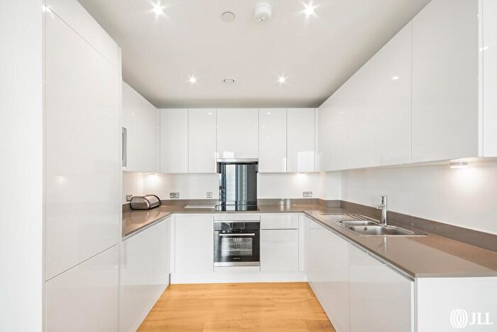 2 Bedroom Flat To Rent In High Street London, E15