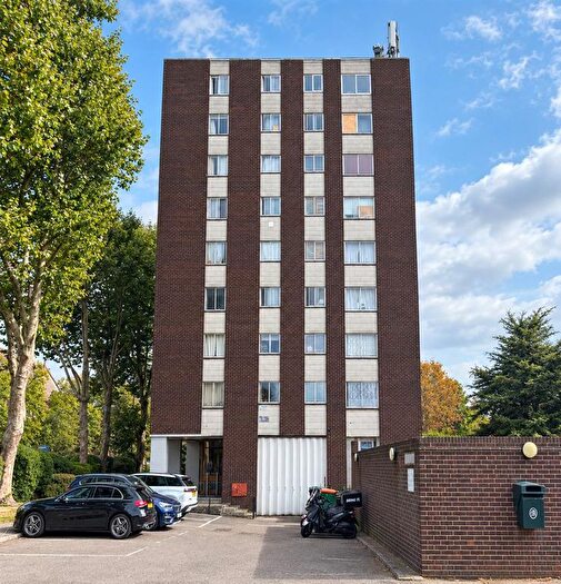 2 Bedroom Flat To Rent In Tenbury Close, London, E7