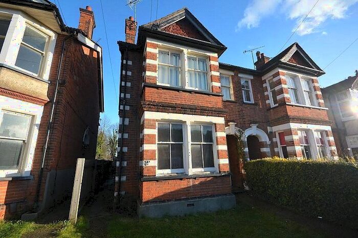 2 Bedroom Maisonette To Rent In Hill Road, Chelmsford, CM2