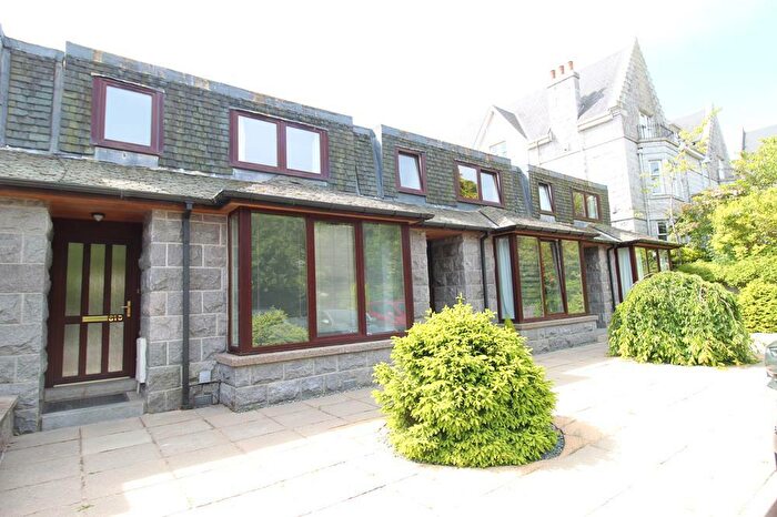 3 Bedroom Terraced House To Rent In Rubislaw Den South, Aberdeen, AB15