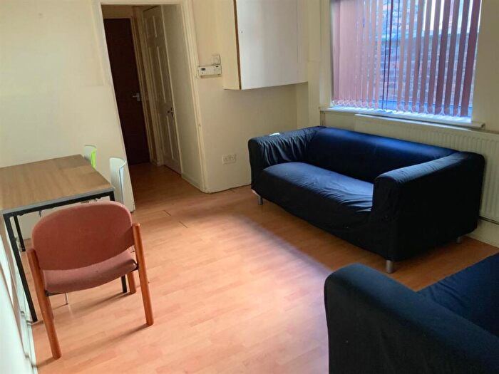 8 Bedroom House To Rent In Ladybarn Lane, Manchester, M14