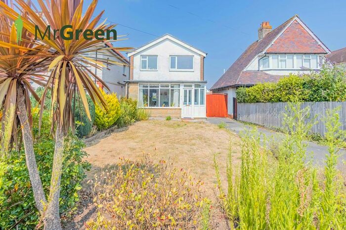 3 Bedroom Detached House To Rent In Cranleigh Road, Bournemouth, BH6