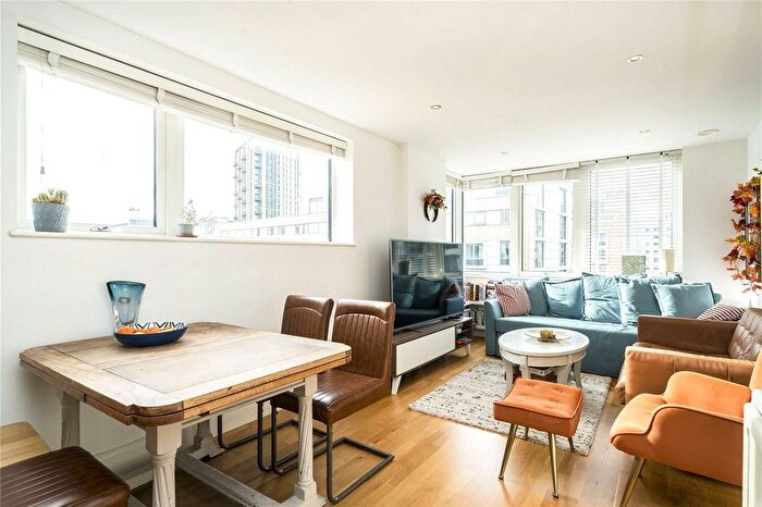 3 Bedroom Flat To Rent In Victoria Parade, Greenwich, London, SE10