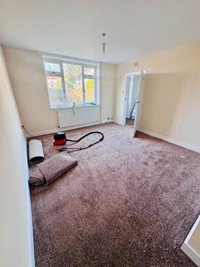 3 Bedroom Semi-Detached House To Rent In Netherhall Road, Leicester, LE5