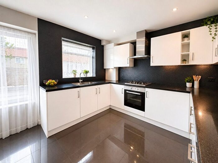 4 Bedroom Terraced House To Rent In Bristol Road, Morden, SM4