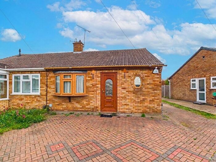 2 Bedroom Semi Detached Bungalow For Sale In Monks Haven, Stanford-Le-Hope, SS17