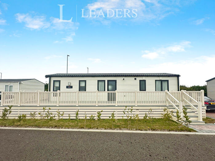 2 Bedroom Mobile Home For Sale In Harbourside Eastern Road, Portsmouth, Hampshire, PO3
