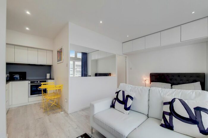 Studio To Rent In Newington Causeway, London, SE1