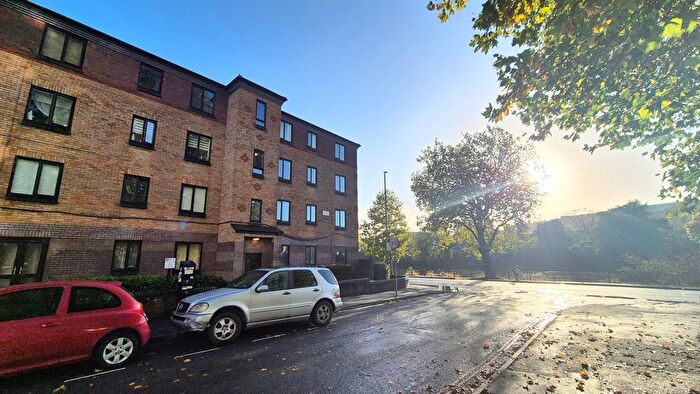 2 Bedroom Property To Rent In Garamond Court, Bristol, BS1
