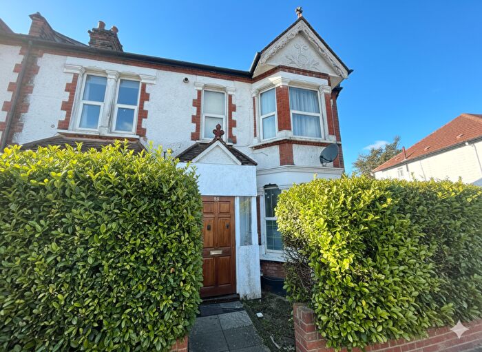 3 Bedroom Flat To Rent In St. Johns Road, Wembley, Middlesex, HA9
