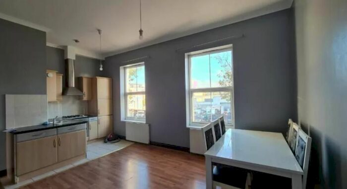 2 Bedroom Flat To Rent In London Road Isleworth, London TW7 3Ep