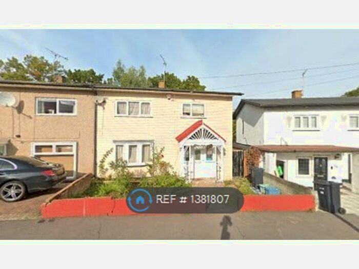 3 Bedroom Semi-Detached House To Rent In Tudor Crescent, Ilford, IG6