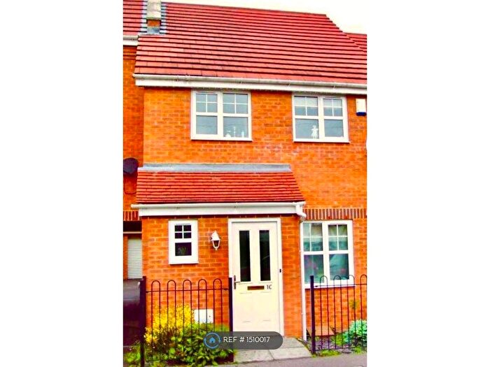 3 Bedroom End Terrace House To Rent In Miller Road, Bedford, MK42