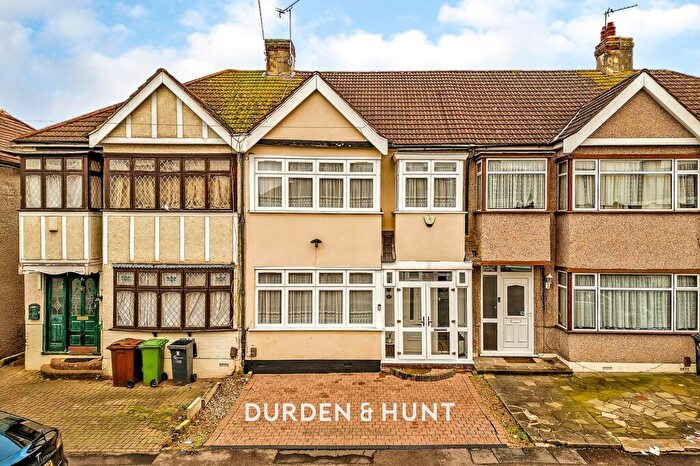 3 Bedroom Terraced House For Sale In Warley Avenue, Dagenham, RM8