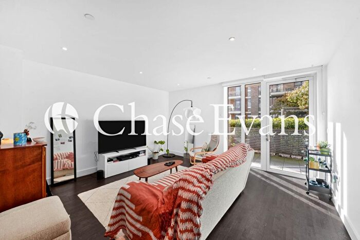 3 Bedroom Flat For Sale In Duncombe House, Royal Arsenal Riverside, Victory Parade, Woolwich, SE18