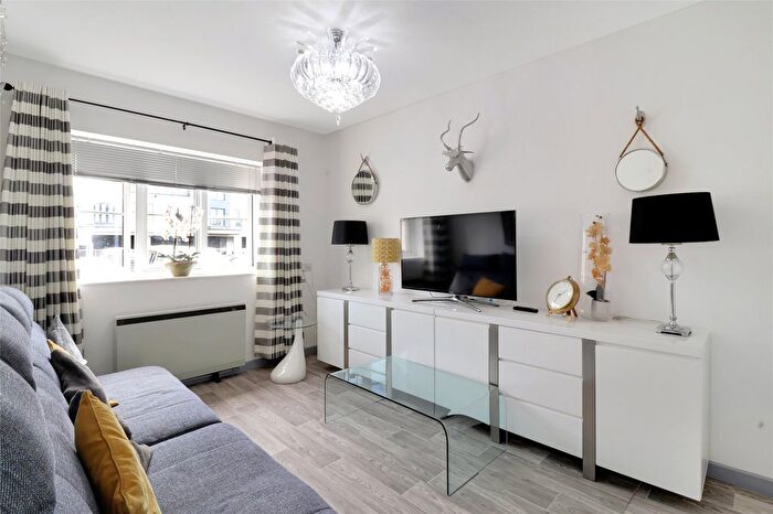 2 Bedroom Flat For Sale In Rolle Quay, Barnstaple, Devon, EX31