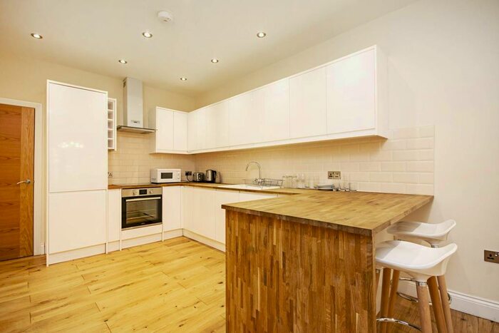 2 Bedroom Flat To Rent In Fordwych Road, West Hampstead, London, NW2