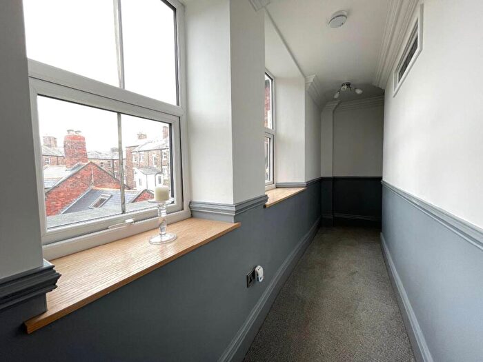 1 Bedroom Flat To Rent In Front Street, Tynemouth. * Fabulous Standard*, NE30