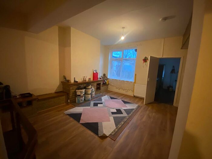 1 Bedroom Terraced House To Rent In Elsenham Road, London, E12