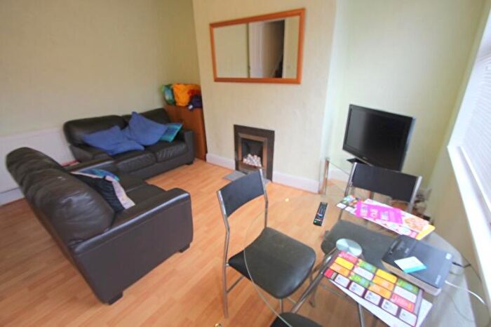 3 Bedroom Terraced House To Rent In Beechwood View, Burley, Leeds, LS4