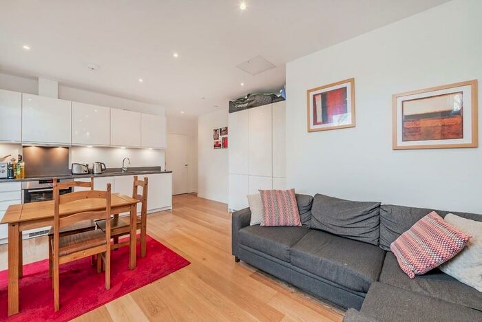 1 Bedroom Flat To Rent In Highbury Crescent, N5
