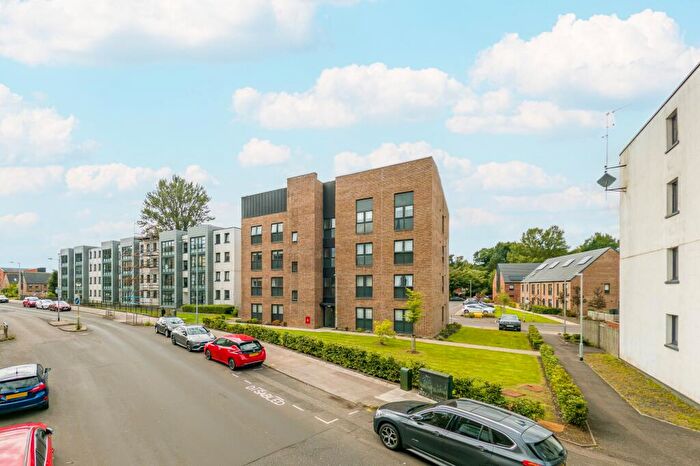 2 Bedroom Apartment For Sale In Shawbridge Street, Pollokshaws, G43