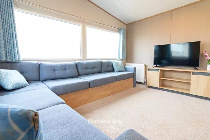 3 Bedroom Park Home For Sale In Manor Road, Hayling Island, PO11