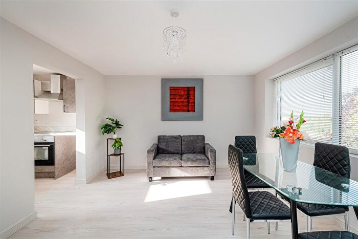 1 Bedroom Flat To Rent In Longland Way, High Wycombe, HP12