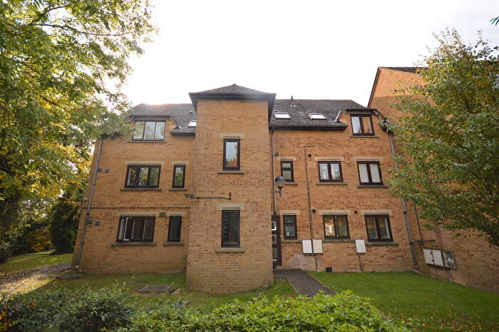 2 Bedroom Flat To Rent In Northwick Avenue, HA3