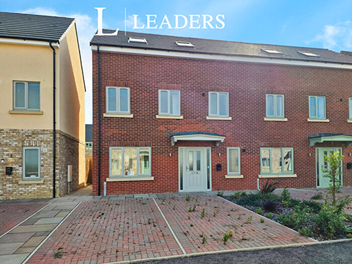 3 Bedroom Semi-Detached House To Rent In Tulip Road, Quadring, PE11