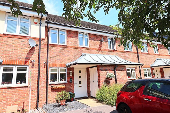 2 Bedroom Terraced House For Sale In Kenley Place, Farnborough, GU14