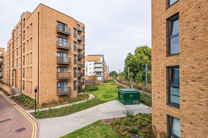 1 Bedroom Flat To Rent In One Bedroom Suite, CR0