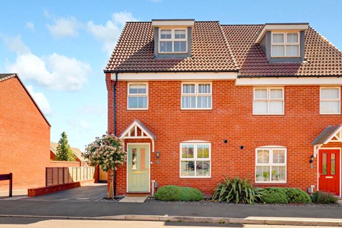 3 Bedroom Semi-Detached House For Sale In Oughton Close, Edwalton, NG12