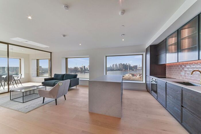 3 Bedroom Flat To Rent In Deanston Building, Riverscape, London, E16