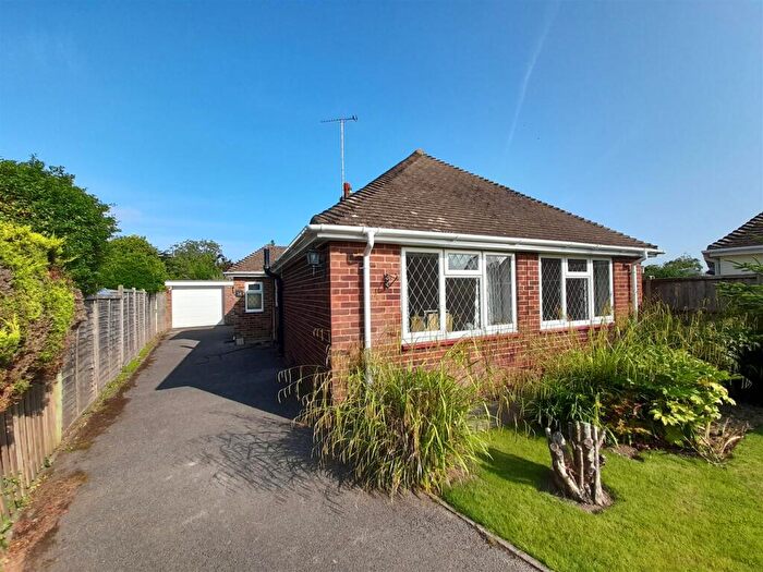 2 Bedroom Detached Bungalow For Sale In Oriel Close, Barnham, PO22