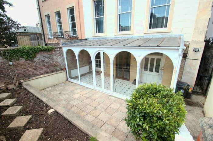 3 Bedroom Flat To Rent In Tyndalls Park Road, Bristol, BS8