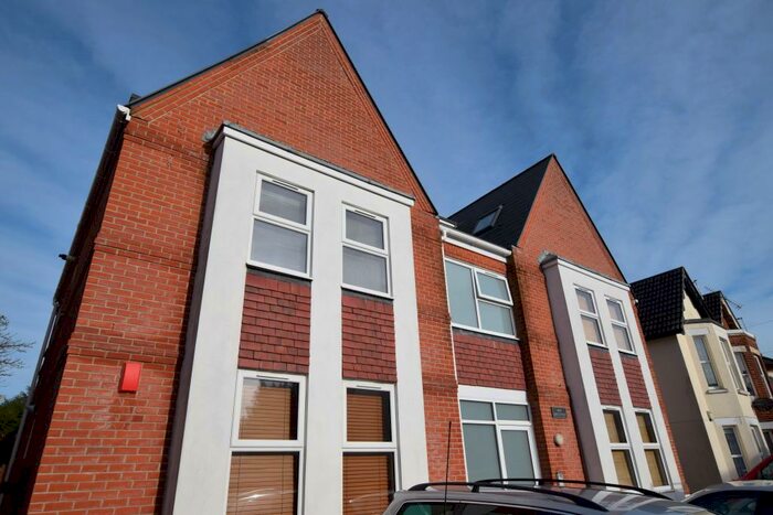 1 Bedroom Flat To Rent In Drummond Road, Bournemouth, BH1