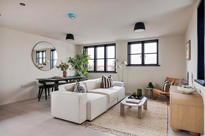 2 Bedroom Apartment To Rent In Harley Court, Wanstead, E11