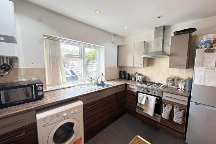 1 Bedroom Flat To Rent In Rhymney Street Cardiff, CF24