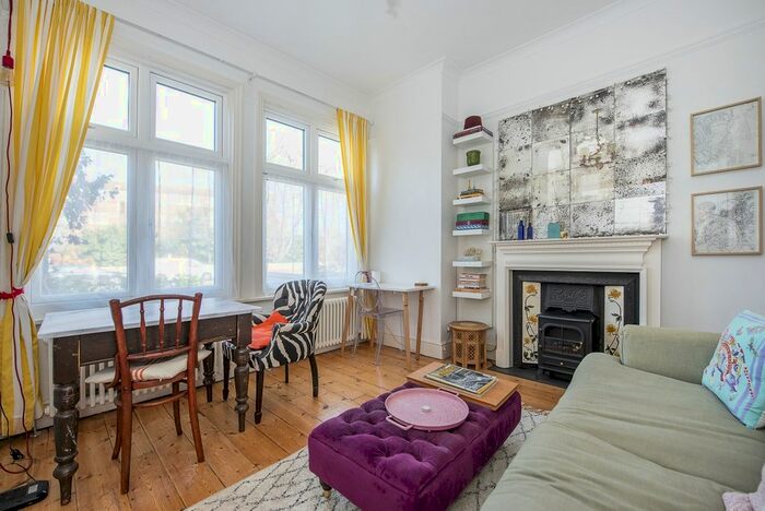 1 Bedroom Flat To Rent In Sheen Road, Richmond, TW10