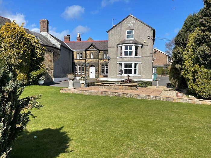 6 Bedroom Semi Detached House For Sale In Heol Maelor, Coedpoth, LL11