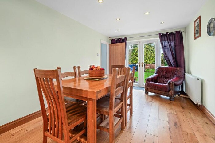 4 Bedroom Detached House For Sale In The Avenue, Bishopton, CV37