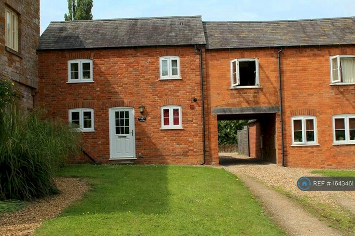 2 Bedroom Terraced House To Rent In Queen Street, Weedon, NN7