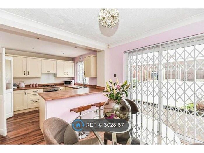 3 Bedroom End Terrace House To Rent In Linton Walk, Birmingham, B23