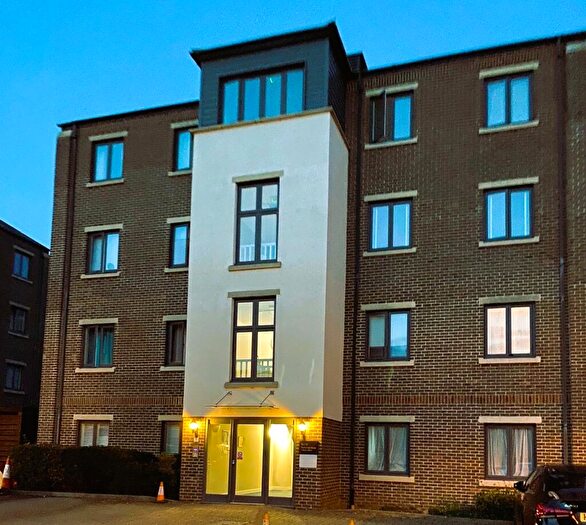 2 Bedroom Apartment For Sale In Searle Drive, Gosport, PO12