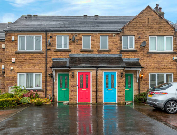 2 Bedroom Ground Flat To Rent In Horley Green Road, Halifax, West