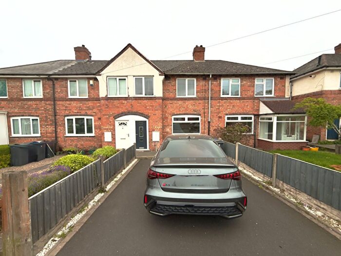 3 Bedroom Semi-Detached House To Rent In Dolphin Lane, Birmingham, B27