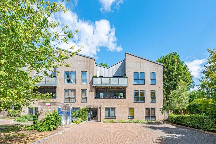 2 Bedroom Flat To Rent In Greenbanks Close, Ladywell, London, SE13
