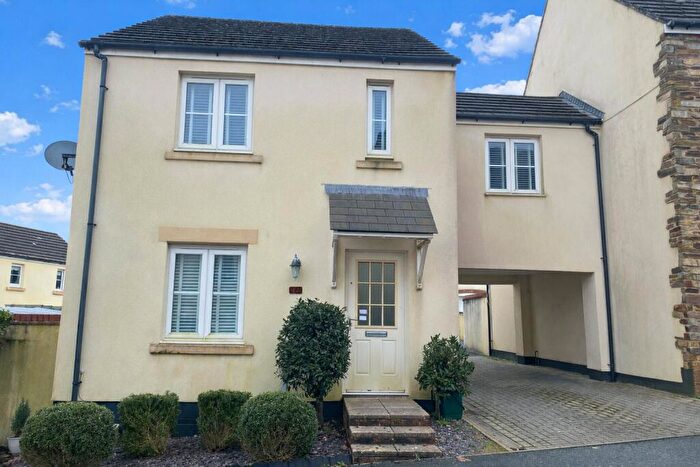 3 Bedroom Semi Detached House For Sale In Bluebell Way, Launceston, Cornwall, PL15