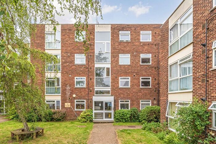1 Bedroom Flat To Rent In Azalea Close, Hanwell, W7